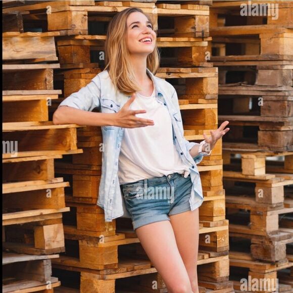 Divided Pants - Women's Denim Shorts Sz 8